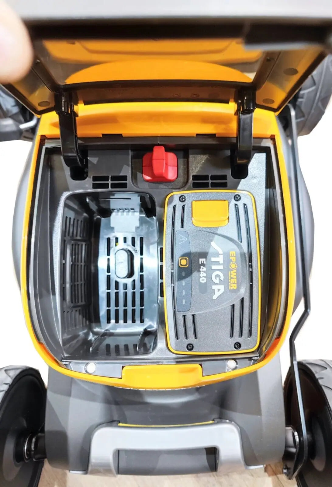 Stiga Akku-Rasenmäher Collector 548 AE Kit inkl. 1xAkku 48V 4Ah und Ladegerät Fa STIGA