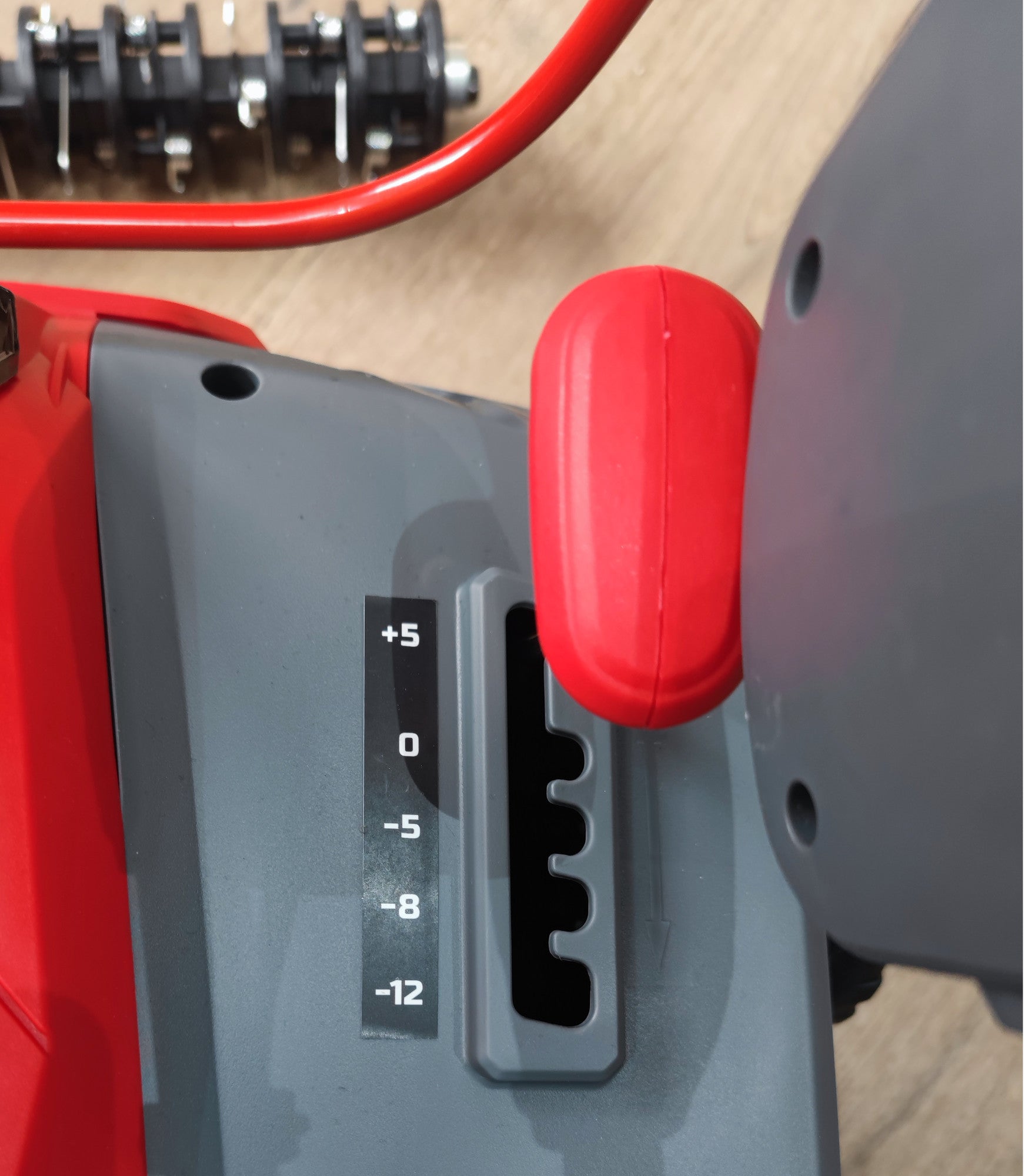 Powerworks Akku-Vertikutierer PD48SC 48V ohne Akku und Ladegerät Powerworks